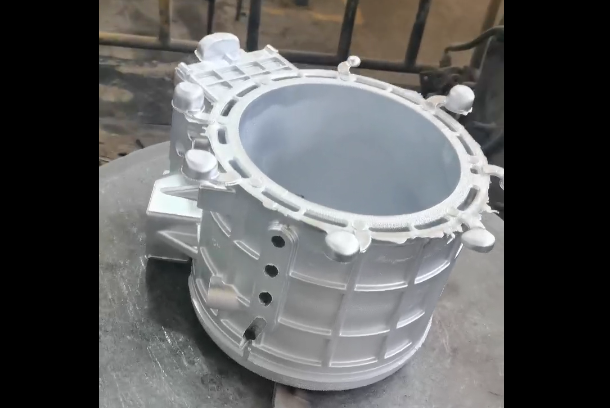 新能源汽車電機殼模具的制作方法是什么？使用低壓鑄造有什么優勢？